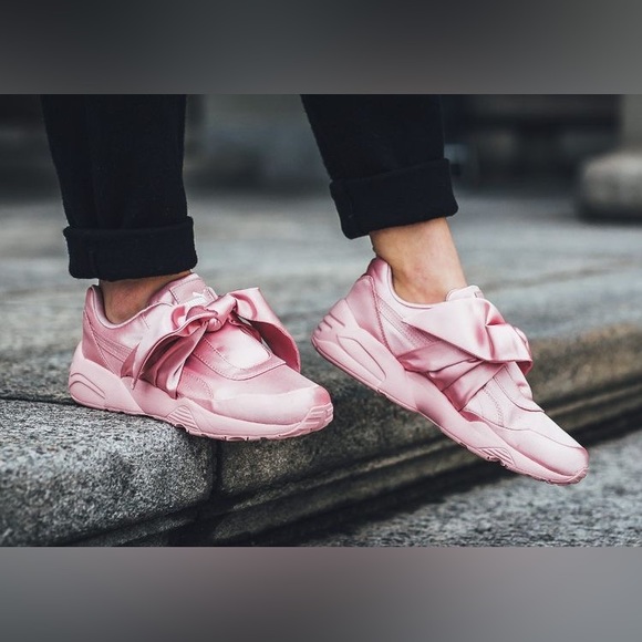 Brand new, 100% Authentic Puma x Fenty By Rihanna Bow Sneakers Pink-Pink. - Picture 3 of 4